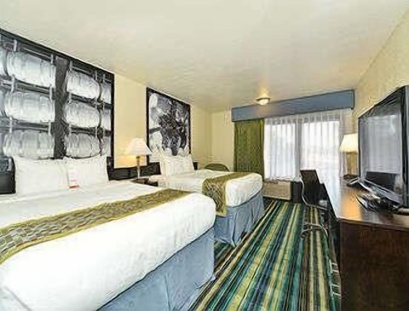 Super 8 By Wyndham Vallejo/Napa Valley Exterior photo
